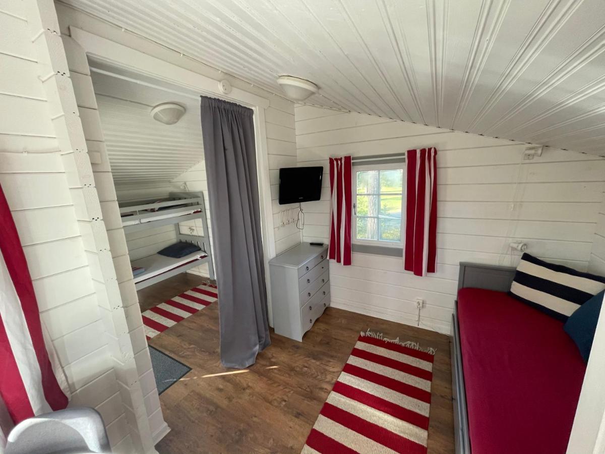 Hostel Hudiksvall Malnbaden Camping Esterno foto