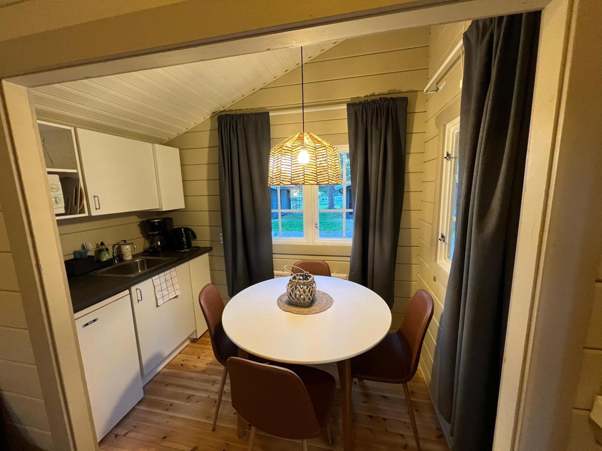 Hostel Hudiksvall Malnbaden Camping Esterno foto