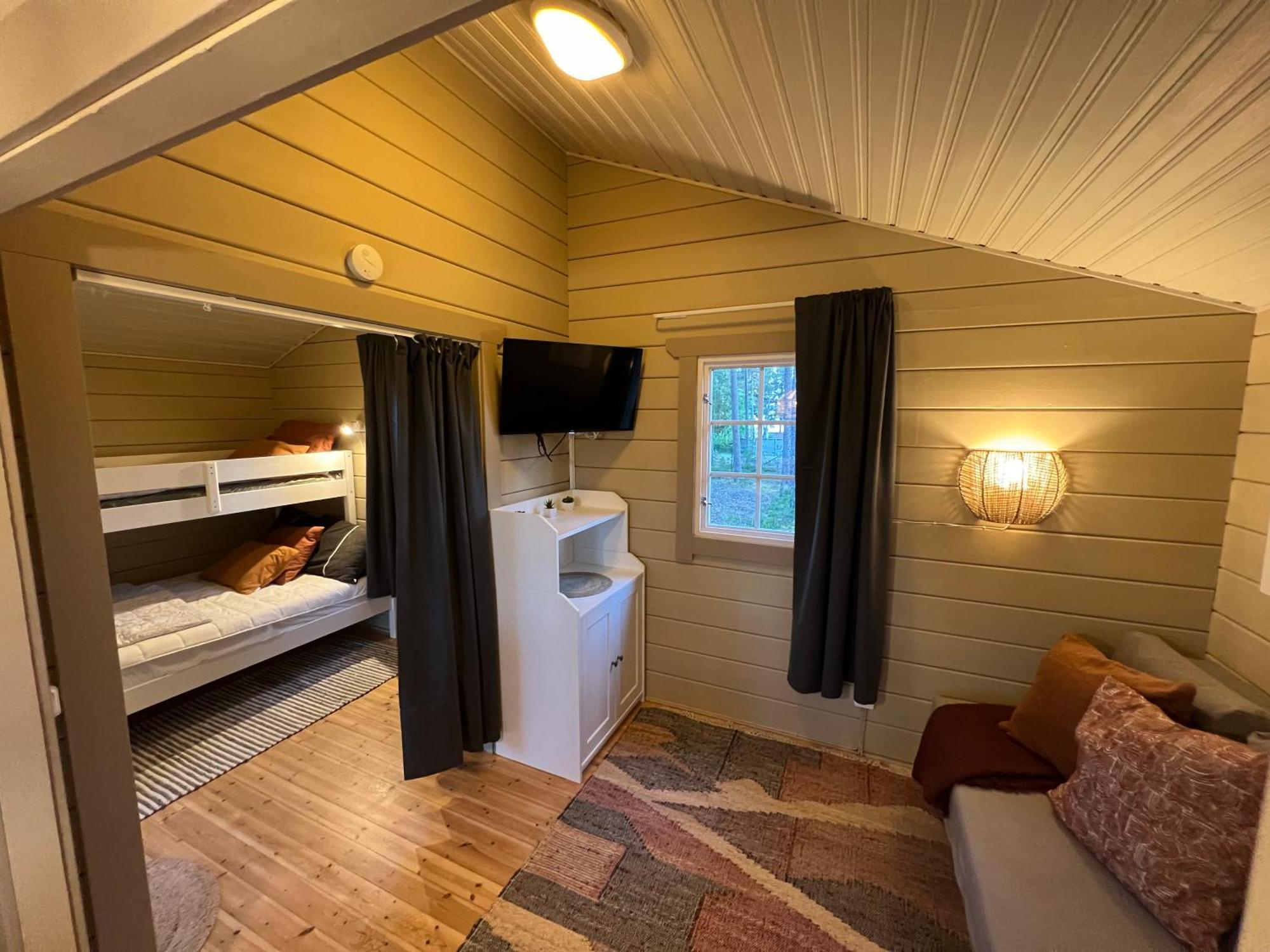 Hostel Hudiksvall Malnbaden Camping Esterno foto